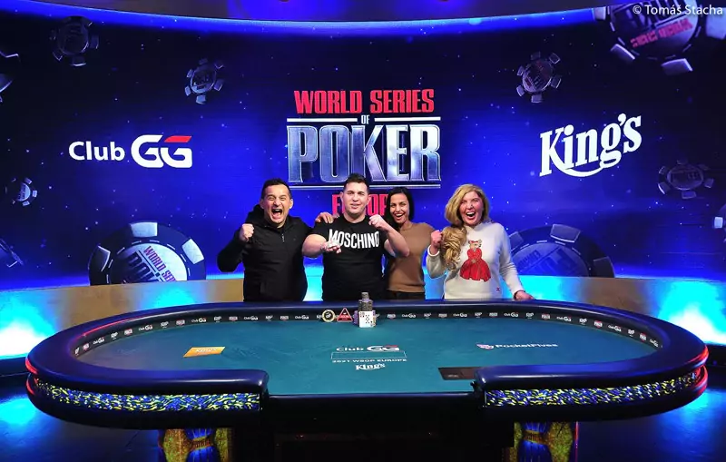 giải đáu poker lớn sắp diễn ra bởi fun88 x lvbet